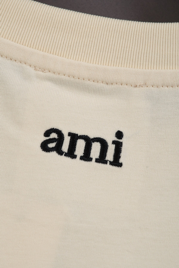 ブランドTシャツ着用イメージ